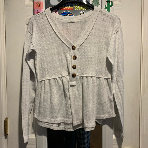 Maurice’s Cute White Button-Up Peplum Top - Picture 1 of 4